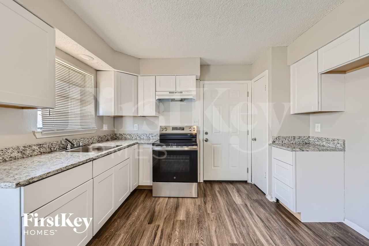 1013 Weiss Ave - Photo 6 of 28