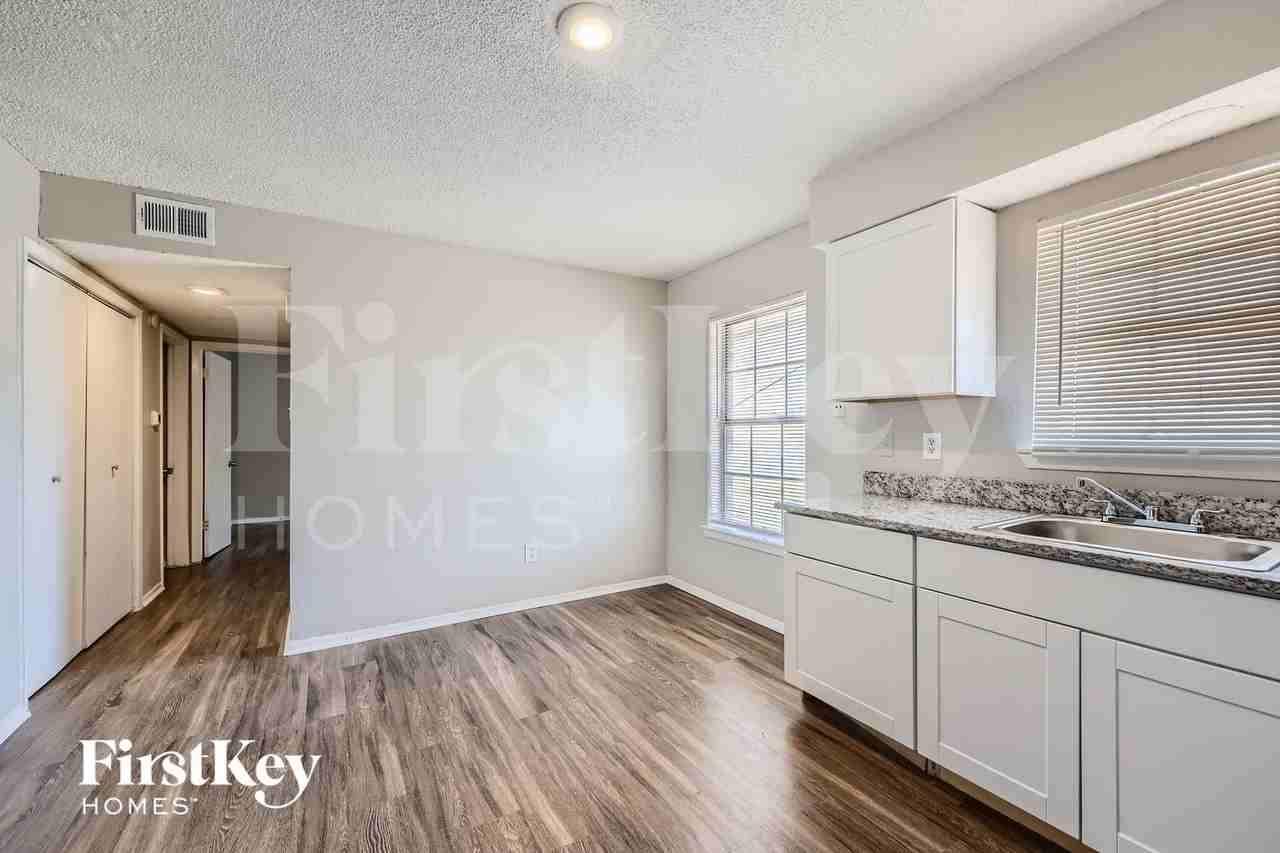 1013 Weiss Ave - Photo 7 of 28