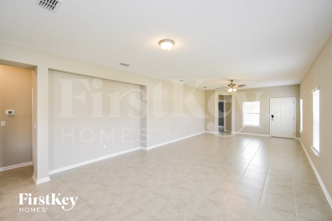 75320 Fox Cross Ave - Photo 3 of 15
