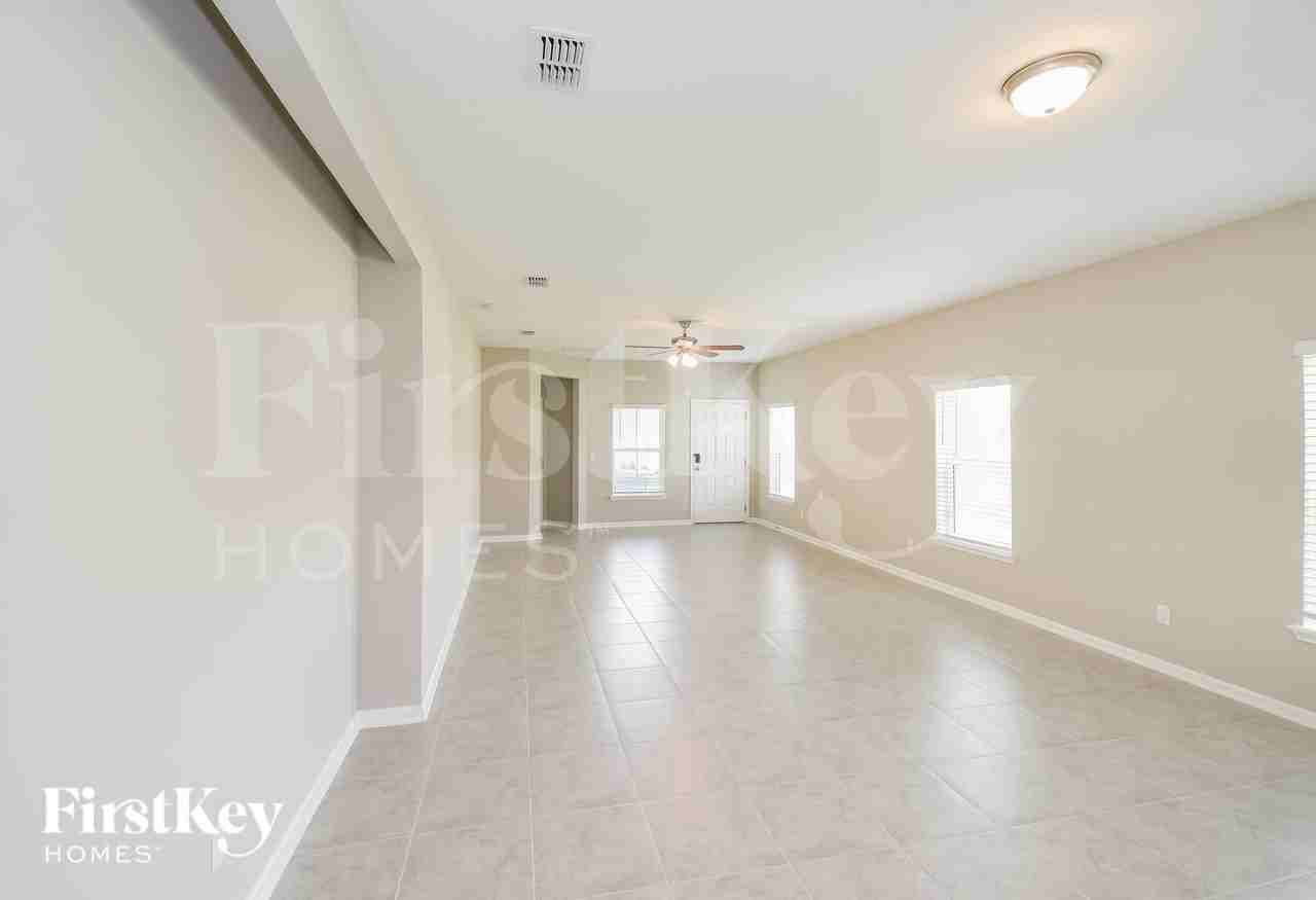75320 Fox Cross Ave - Photo 4 of 15