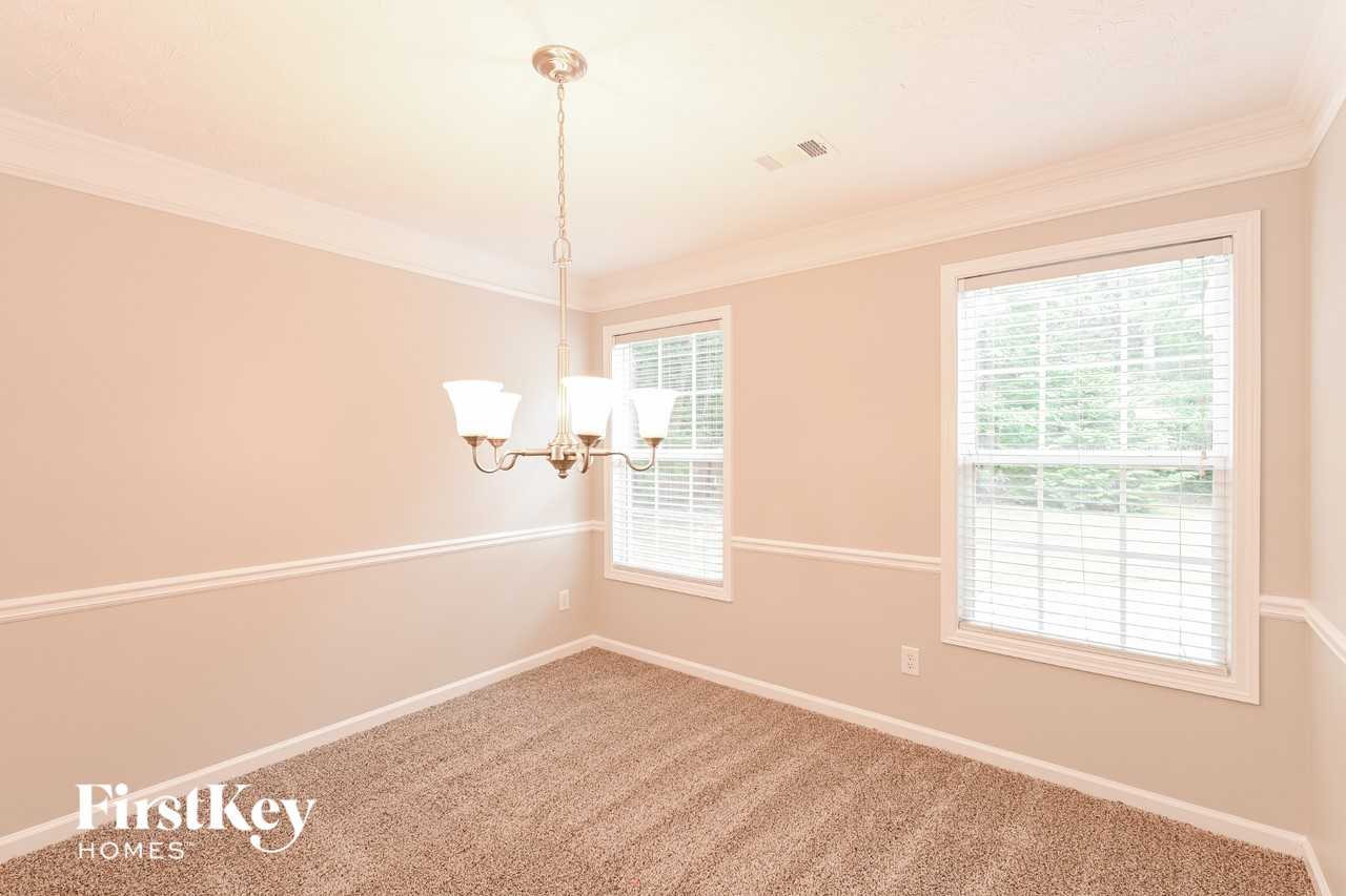 6028 Cole Ln - Photo 4 of 15