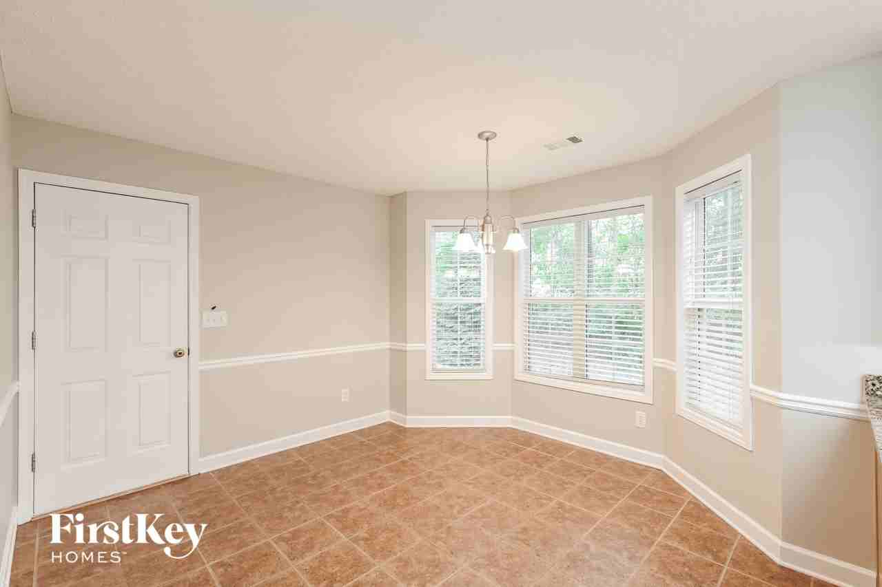 6028 Cole Ln - Photo 5 of 15