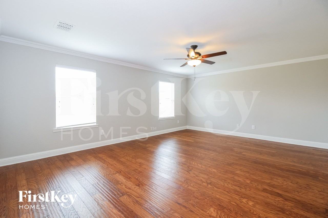 1208 Sage Dr - Photo 3 of 15