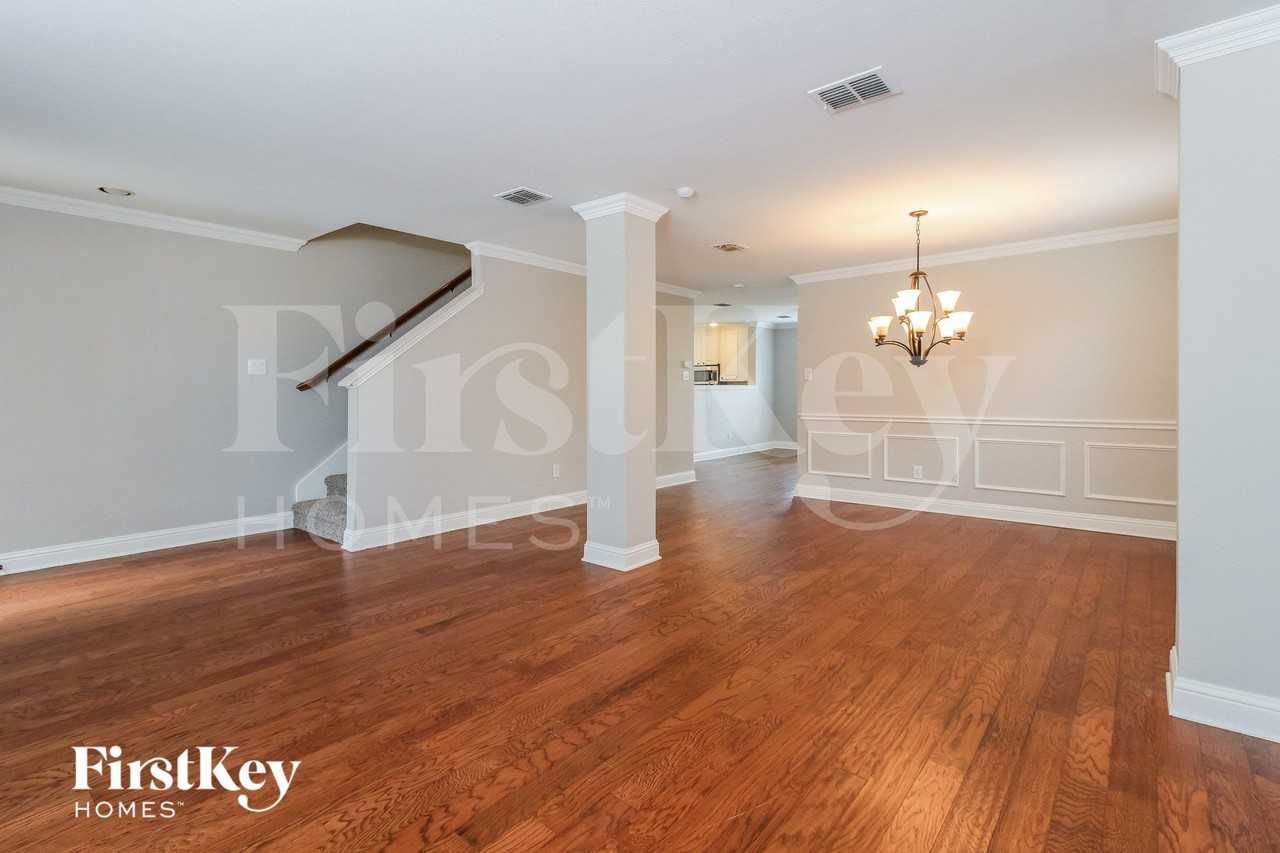1208 Sage Dr - Photo 4 of 15