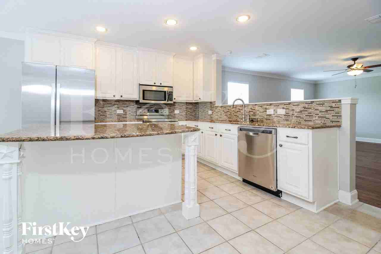 1208 Sage Dr - Photo 6 of 15