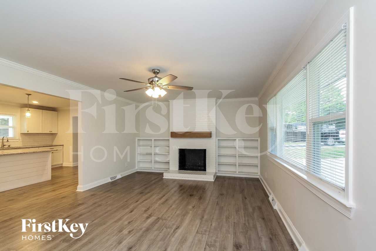 1551 Belmar Dr - Photo 4 of 14