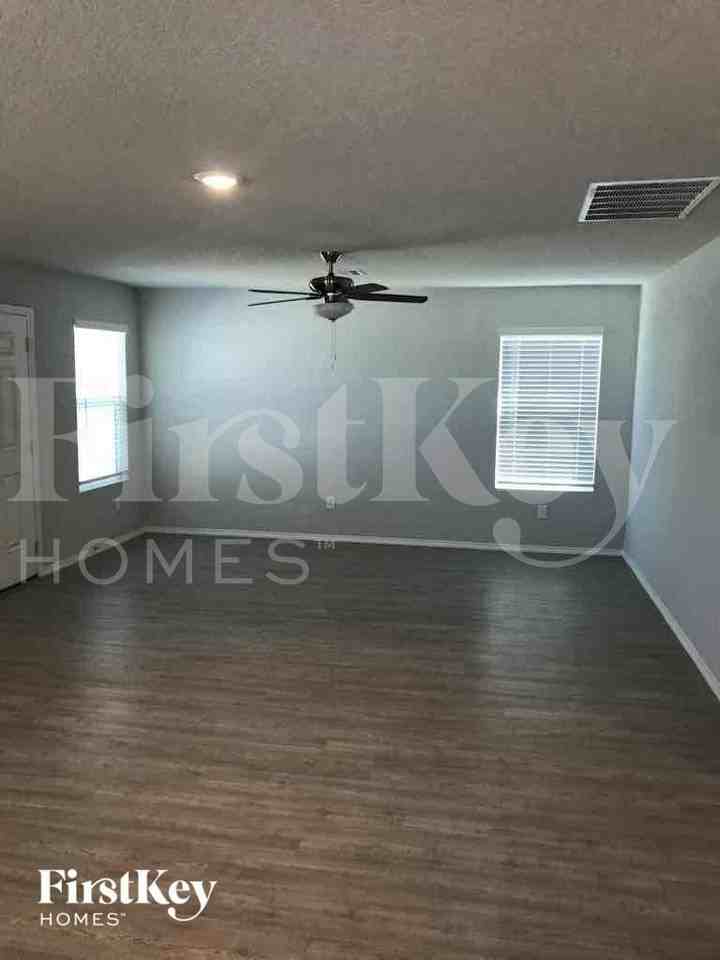 9212 Griffith Run - Photo 2 of 12