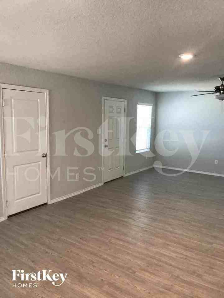 9212 Griffith Run - Photo 3 of 12