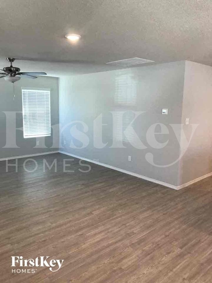 9212 Griffith Run - Photo 4 of 12
