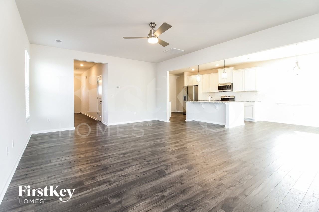 428 Stonefence Dr - Photo 4 of 16
