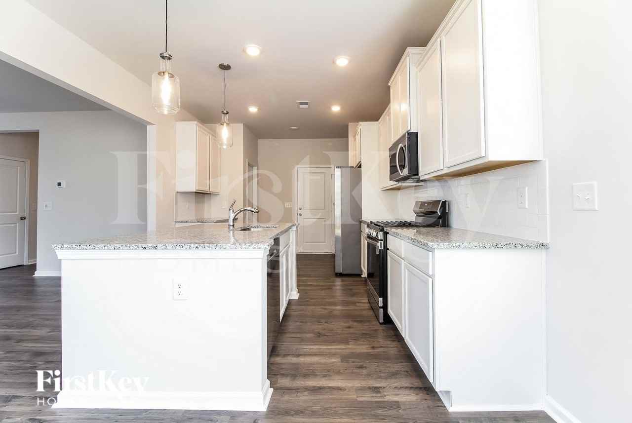 428 Stonefence Dr - Photo 5 of 16