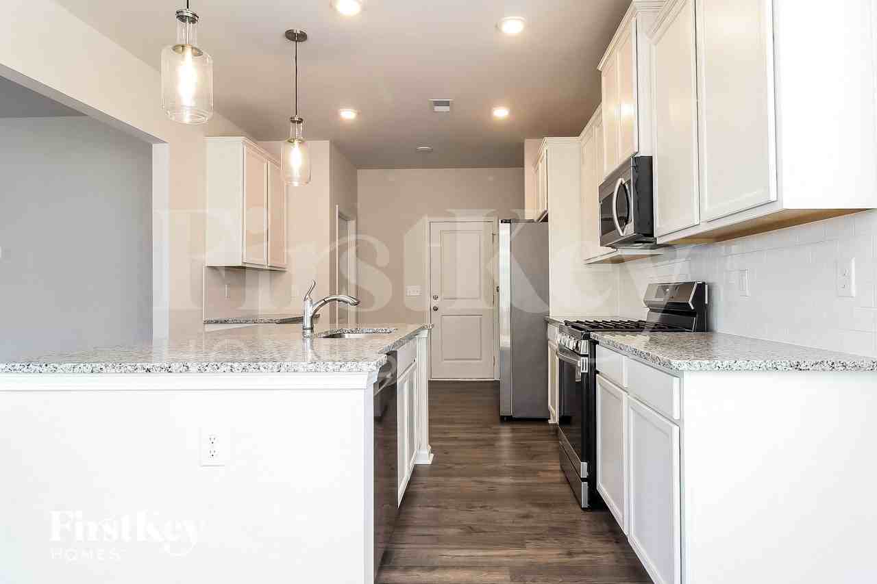 428 Stonefence Dr - Photo 6 of 16