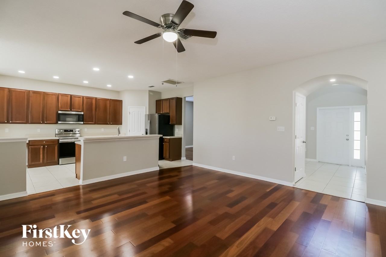 8205 Cypress Breeze Way - Photo 3 of 15