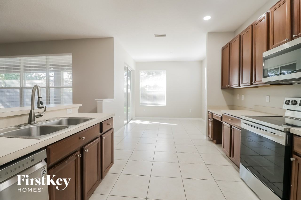 8205 Cypress Breeze Way - Photo 6 of 15
