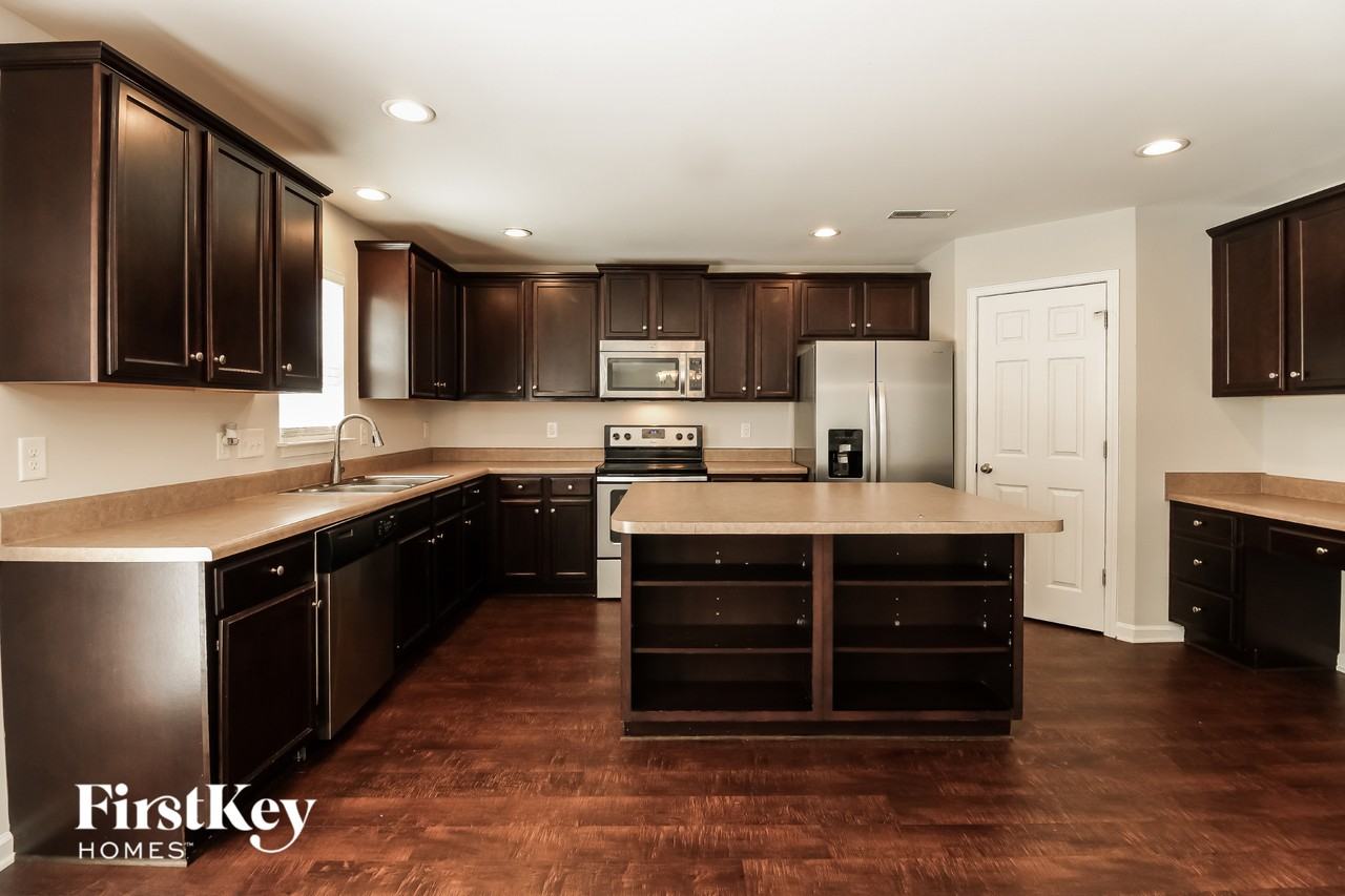 5903 Landerwood Dr - Photo 4 of 15