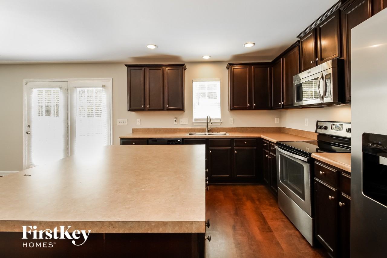 5903 Landerwood Dr - Photo 5 of 15