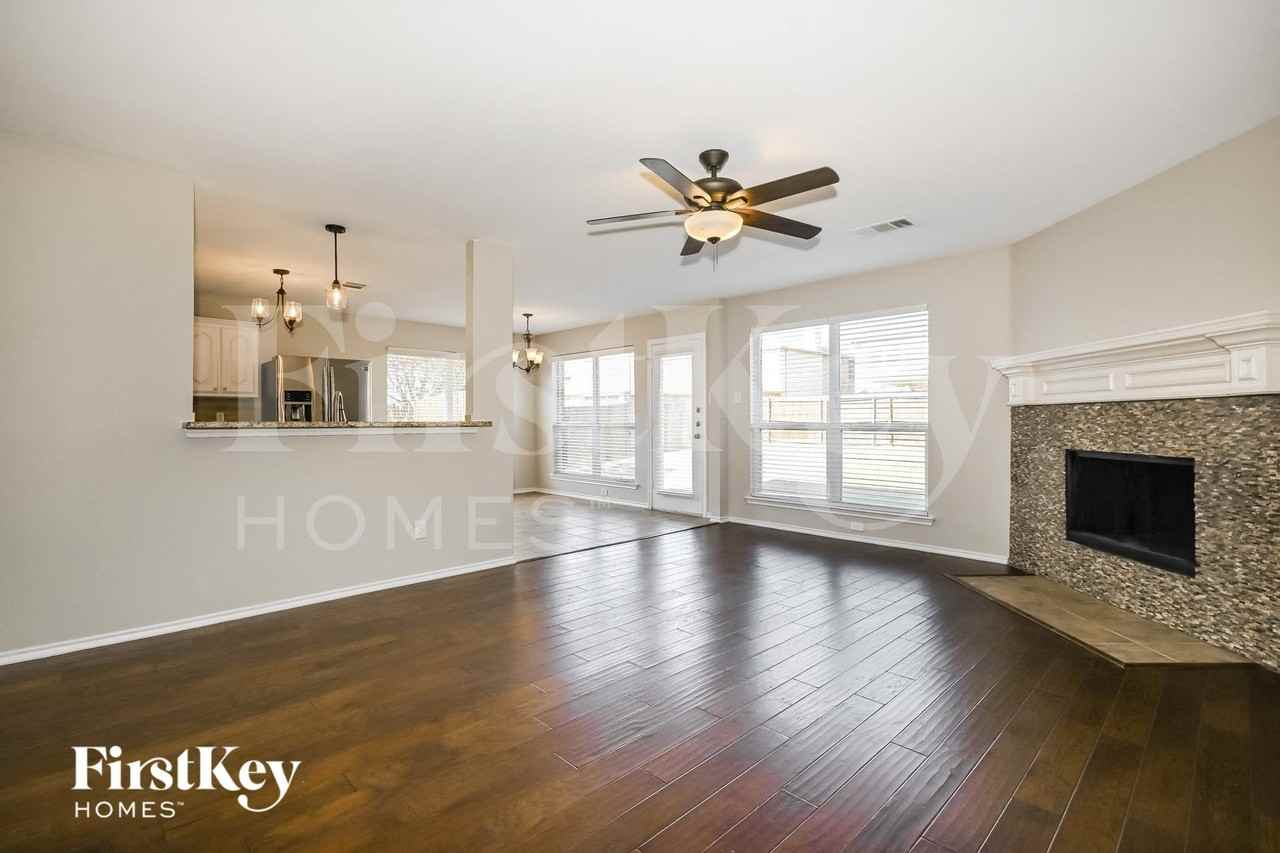 324 Highland Valley Ct - Photo 2 of 15