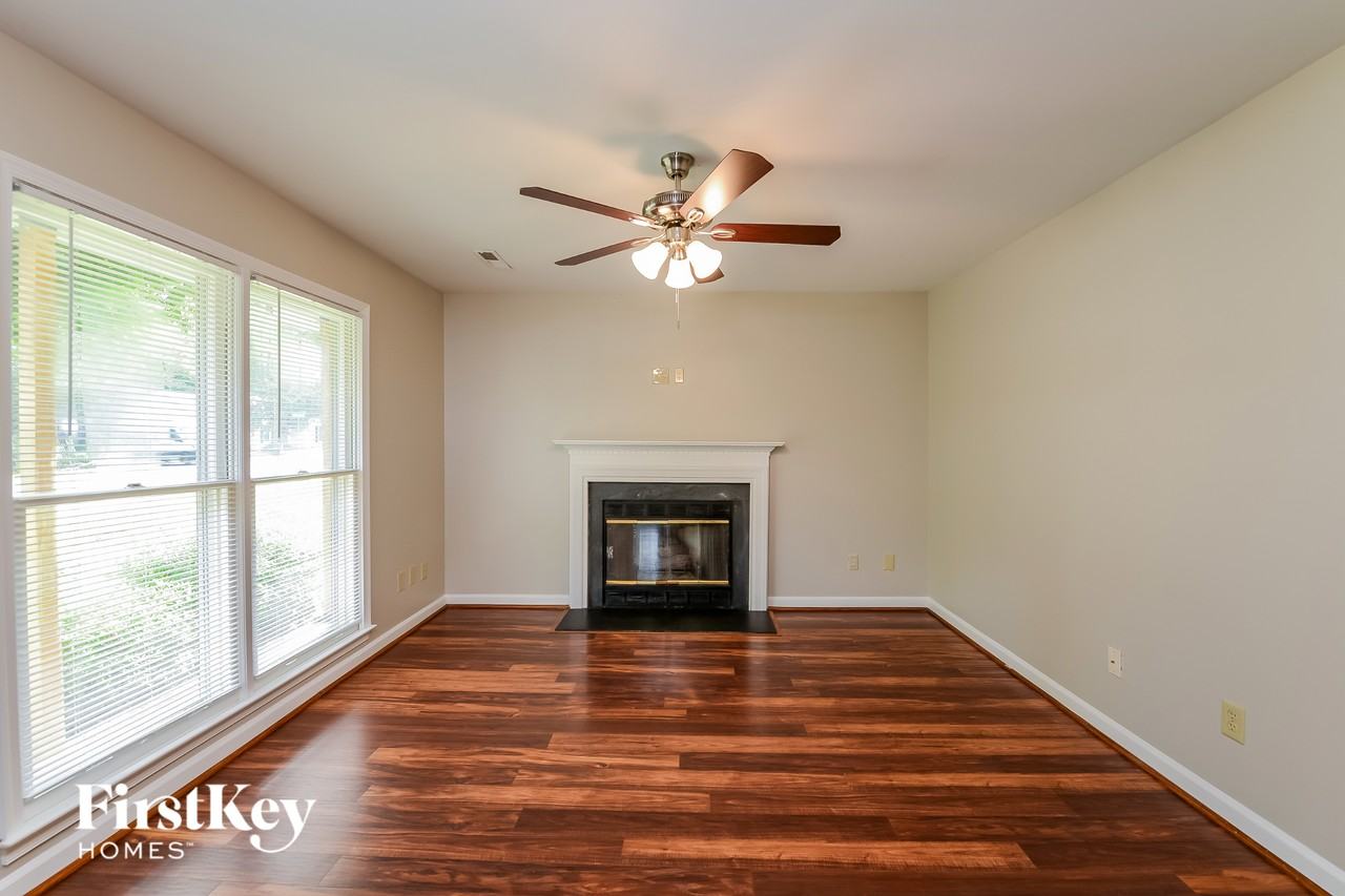 6813 Poplar Grove Trl - Photo 3 of 15