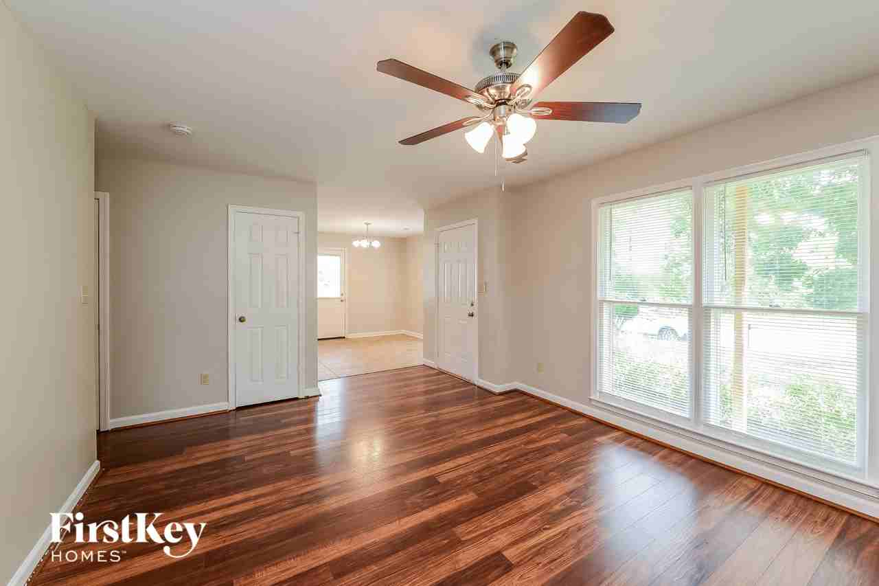 6813 Poplar Grove Trl - Photo 4 of 15