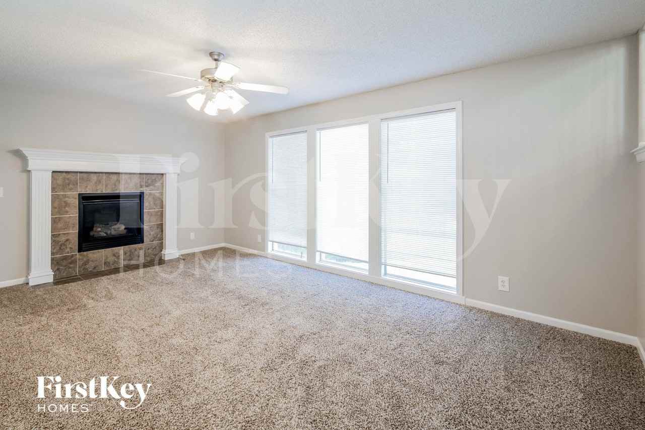 812 Emerson Dr - Photo 7 of 15