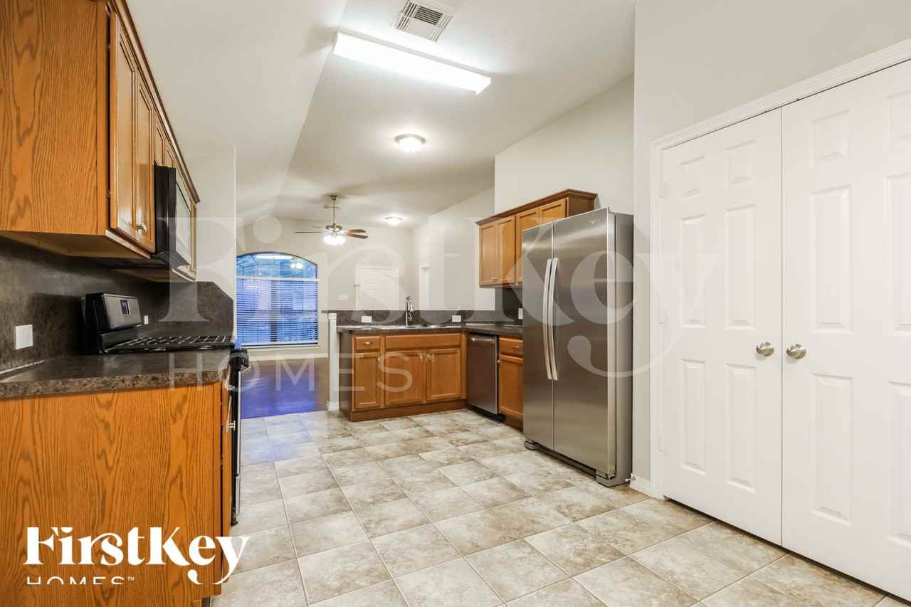 817 Belvedere Dr - Photo 6 of 17
