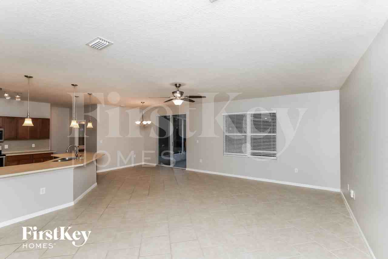 959 Weslaco St Se - Photo 3 of 16