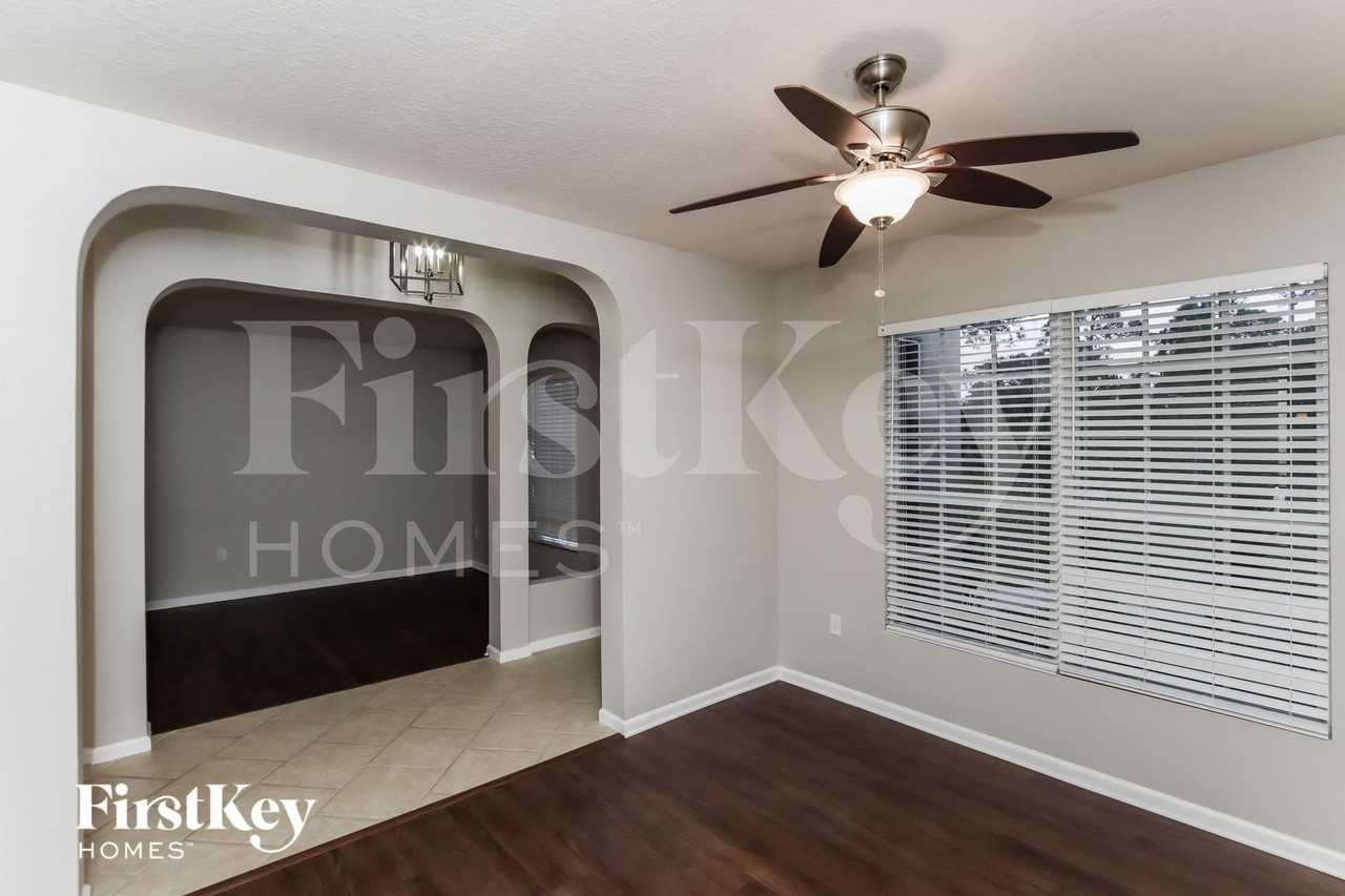 959 Weslaco St Se - Photo 5 of 16