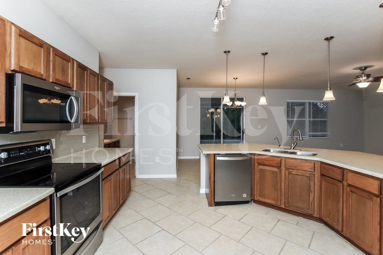 959 Weslaco St Se - Photo 6 of 16