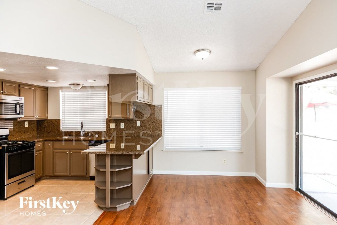 4428 Ryder Ln - Photo 6 of 15