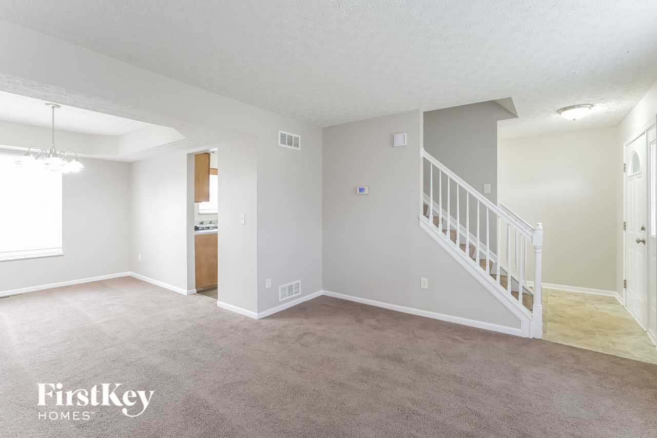 2770 Beal Dr - Photo 4 of 15
