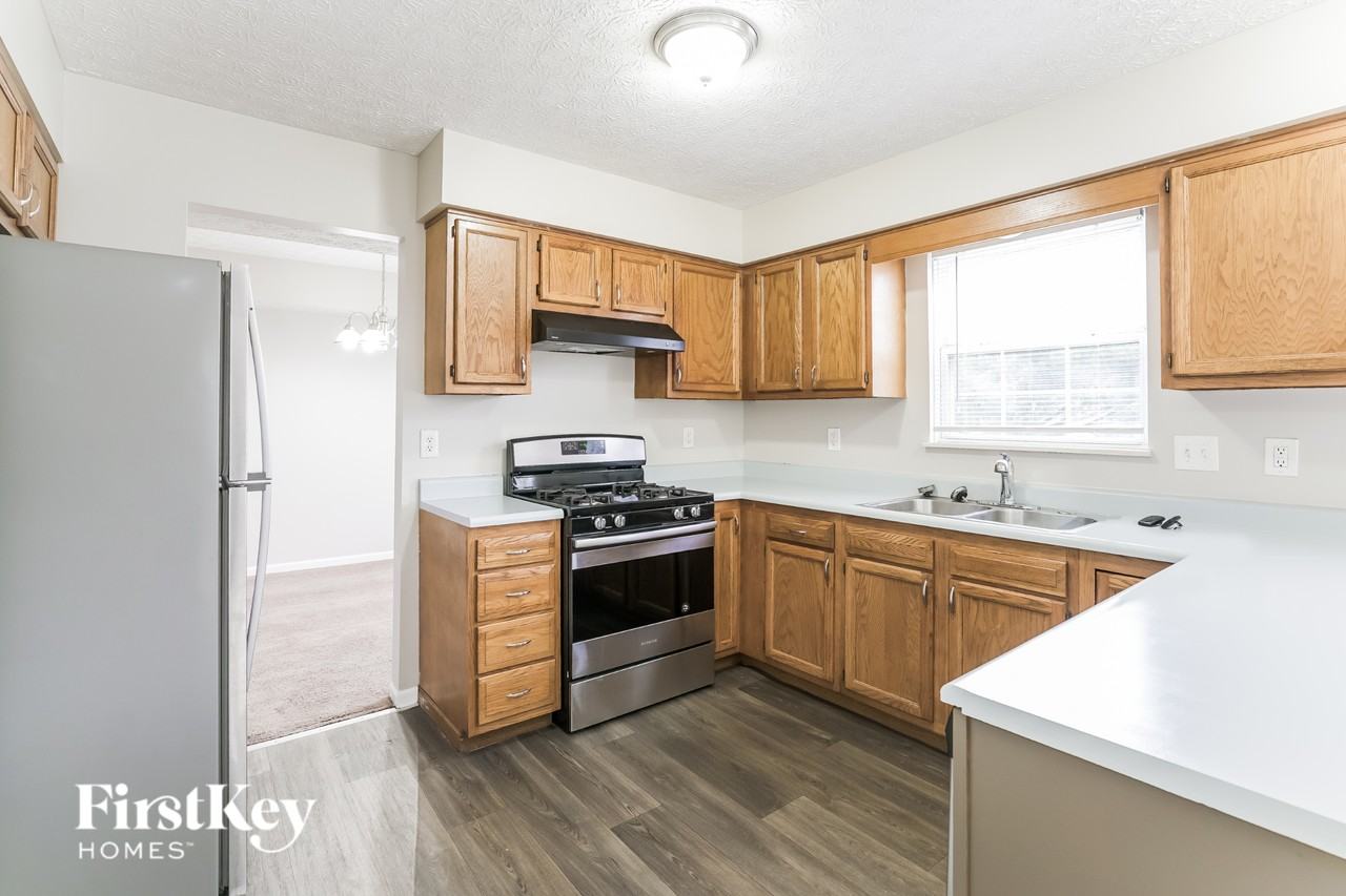 2770 Beal Dr - Photo 6 of 15