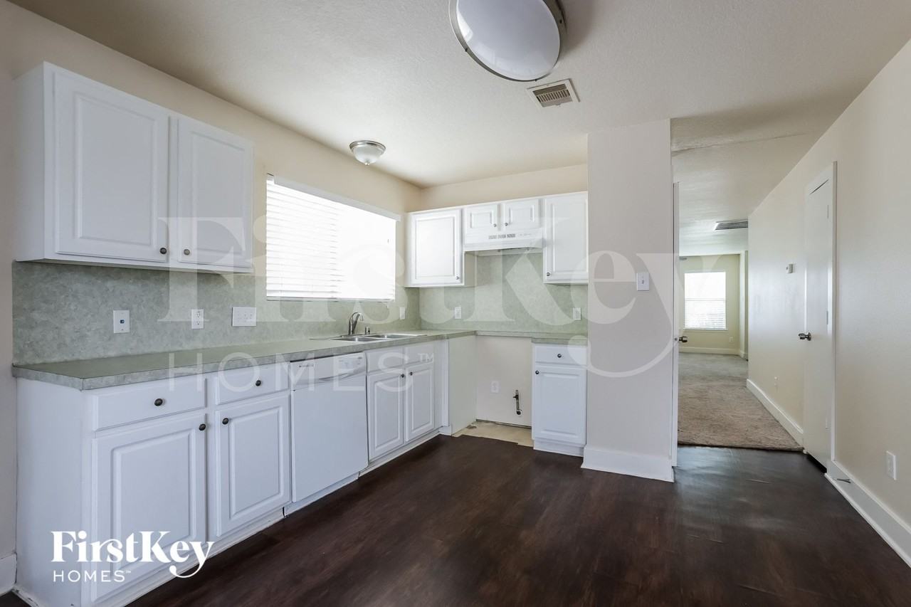 19523 Wann Park Dr - Photo 6 of 16