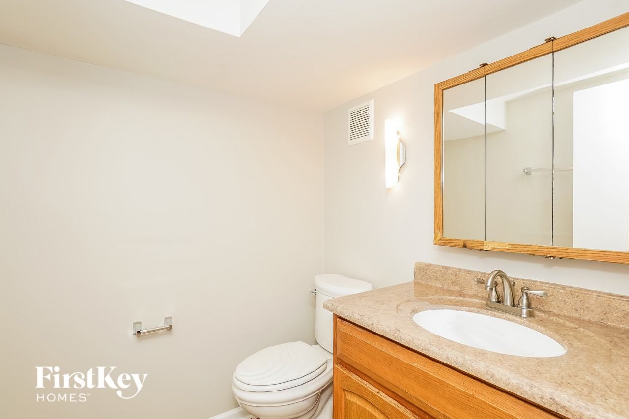 10100 Lawrence Ct - Photo 7 of 16