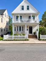 featured image of 11 Falkland St #2
