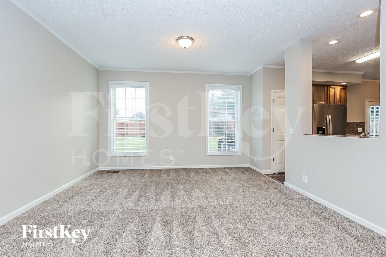 1629 Comanche Run - Photo 4 of 14