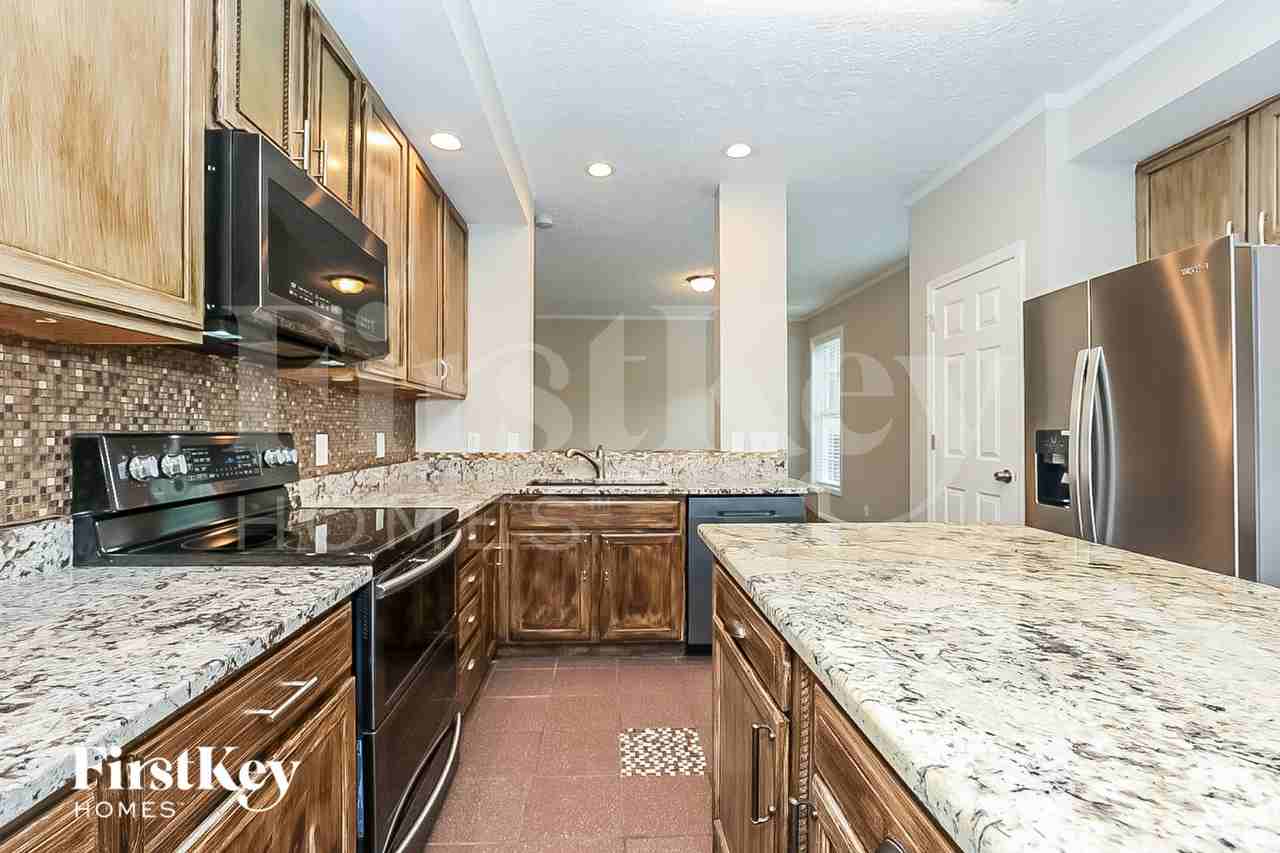 1629 Comanche Run - Photo 6 of 14
