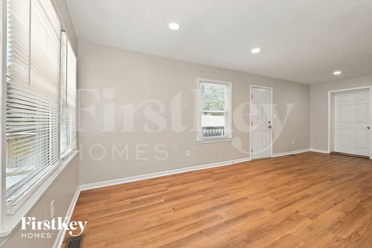 306 Alda Dr - Photo 2 of 16