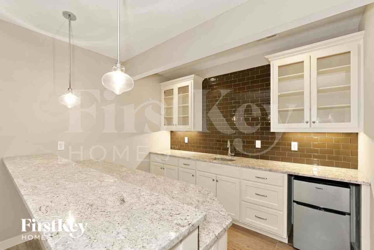15235 Knight Rd - Photo 5 of 16