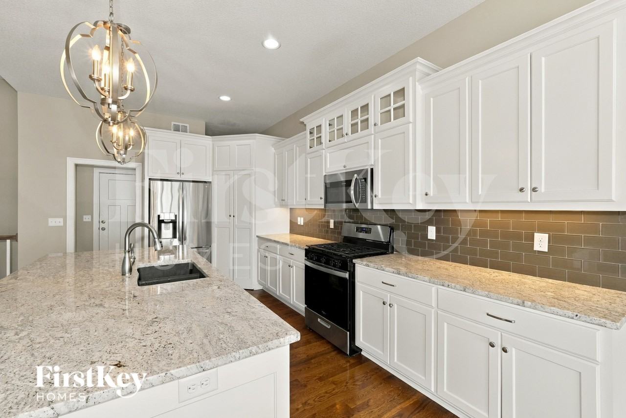 15235 Knight Rd - Photo 6 of 16