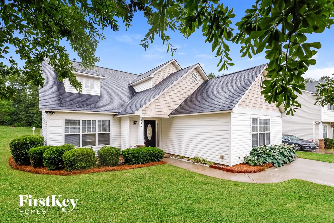 885 Raindrops Rd - Photo 2 of 15