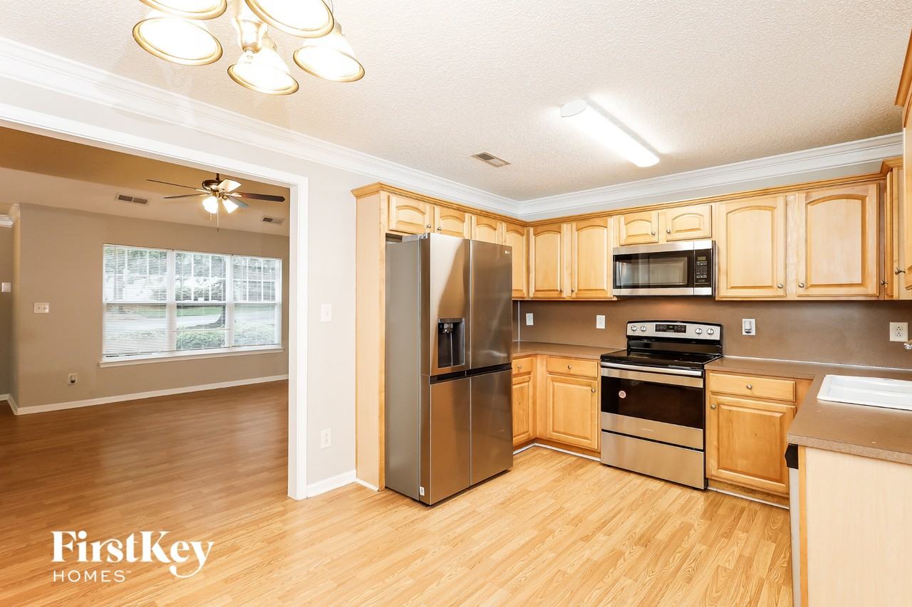 885 Raindrops Rd - Photo 6 of 15