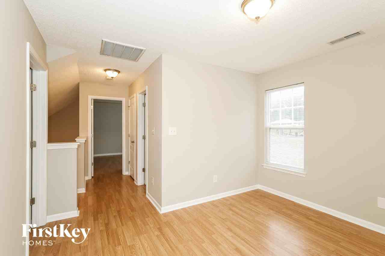 885 Raindrops Rd - Photo 7 of 15