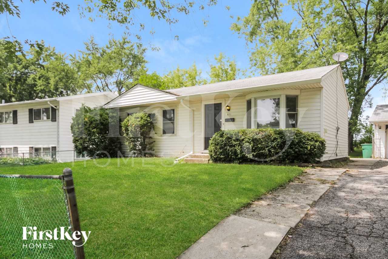 671 Marine Dr - Photo 2 of 16