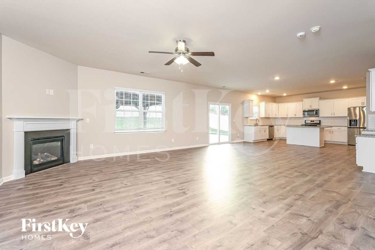 134 Rhett Ave - Photo 4 of 19