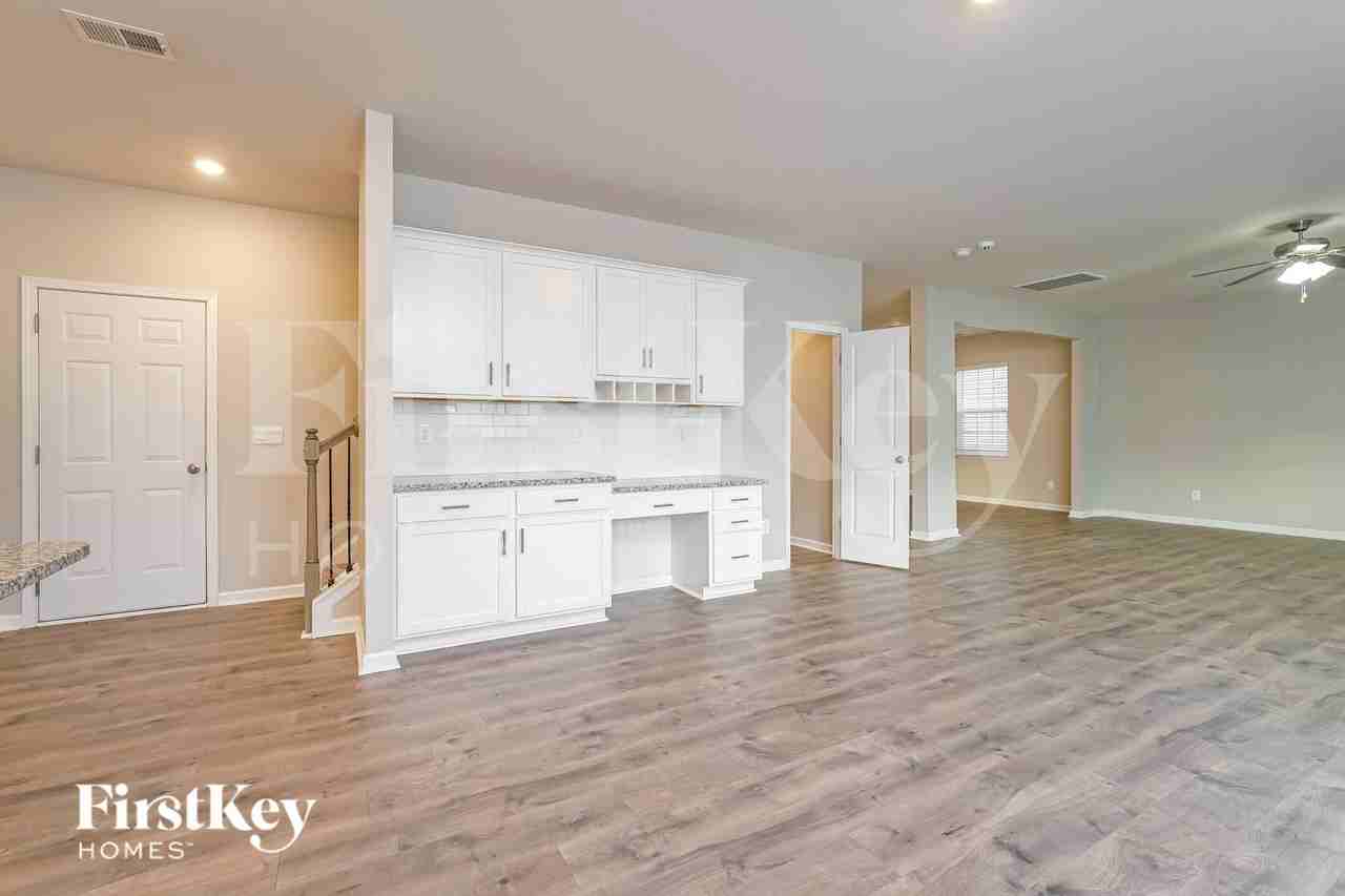 134 Rhett Ave - Photo 5 of 19