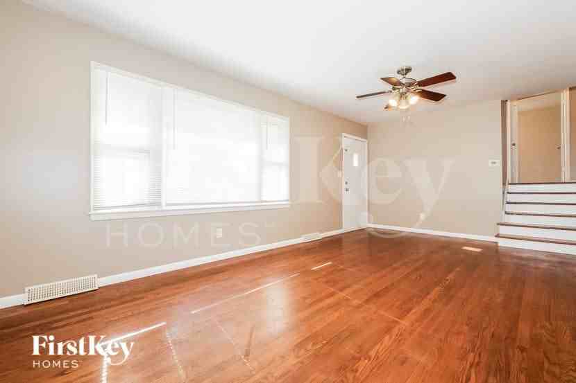 8504 Spring Valley Rd - Photo 3 of 16