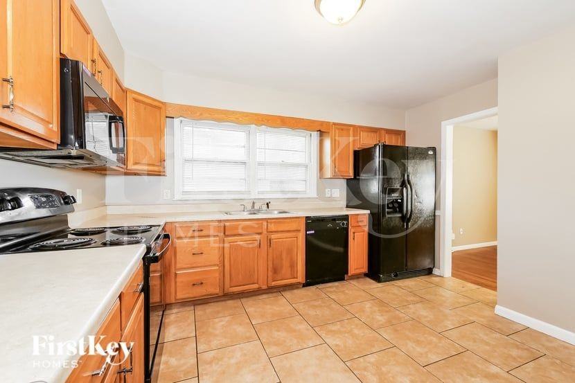 8504 Spring Valley Rd - Photo 5 of 16