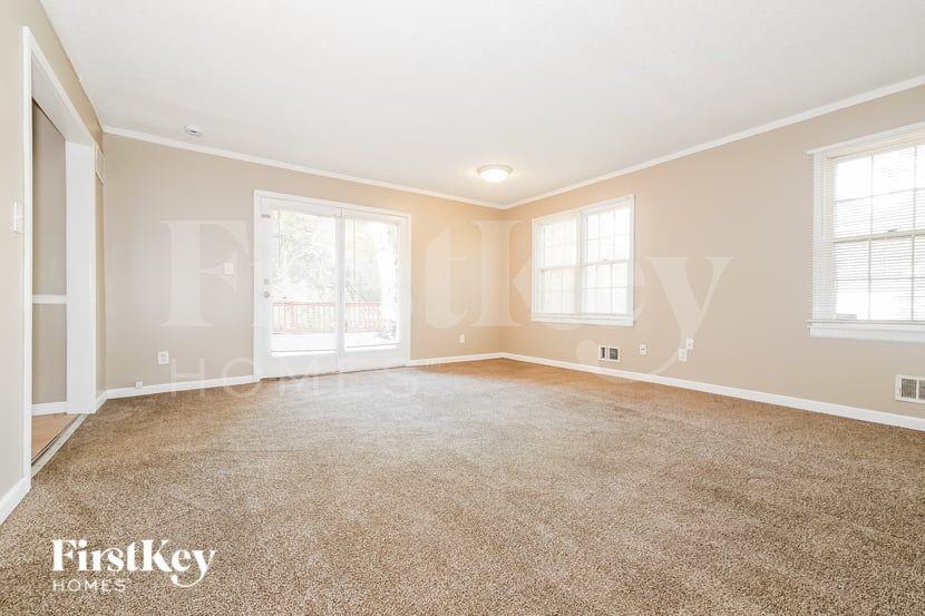 8504 Spring Valley Rd - Photo 7 of 16