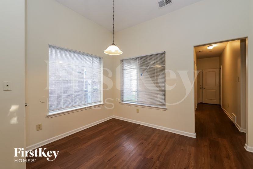 7923 Bay Meadow Cir S - Photo 4 of 16