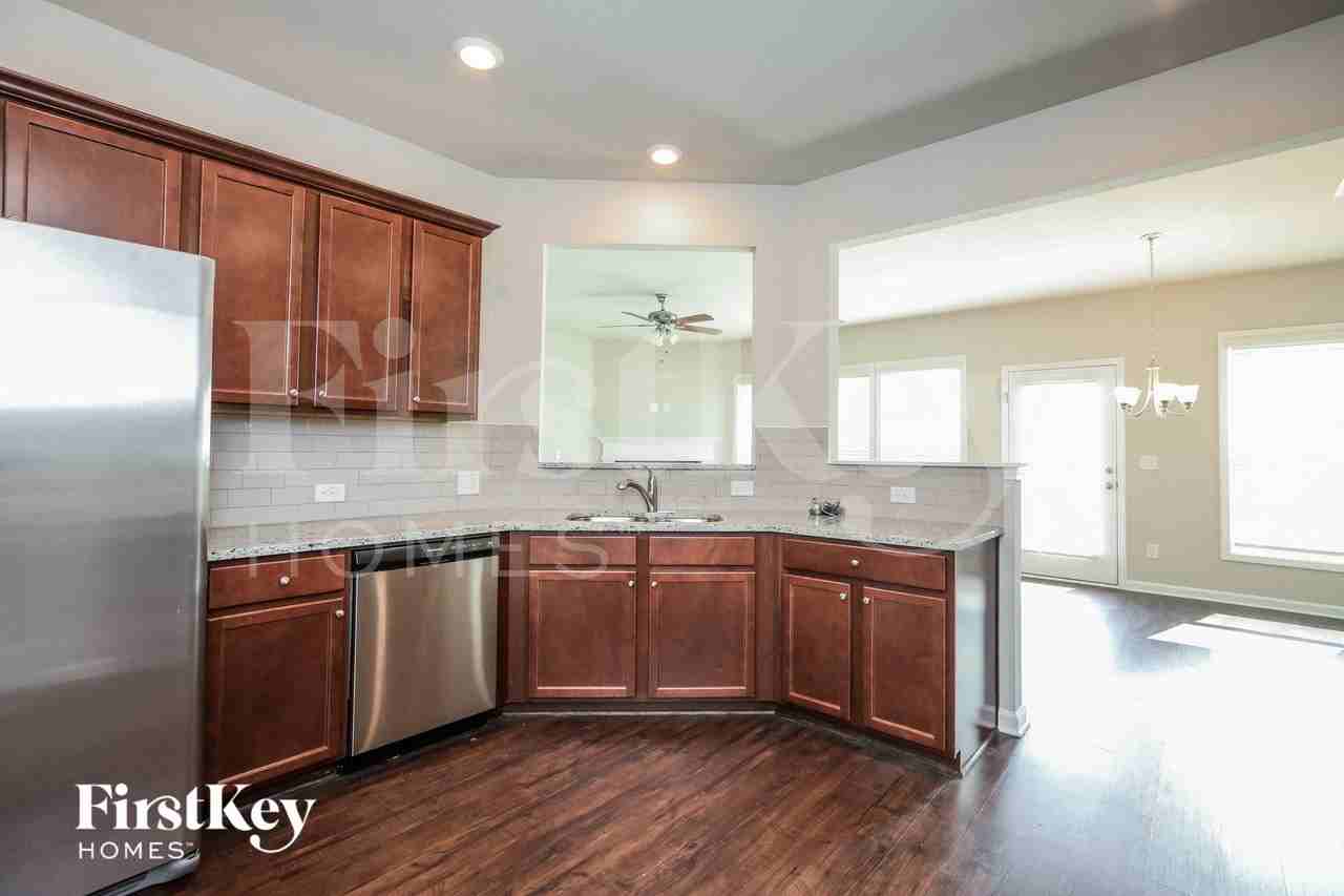 3100 Baylor Cir - Photo 6 of 15